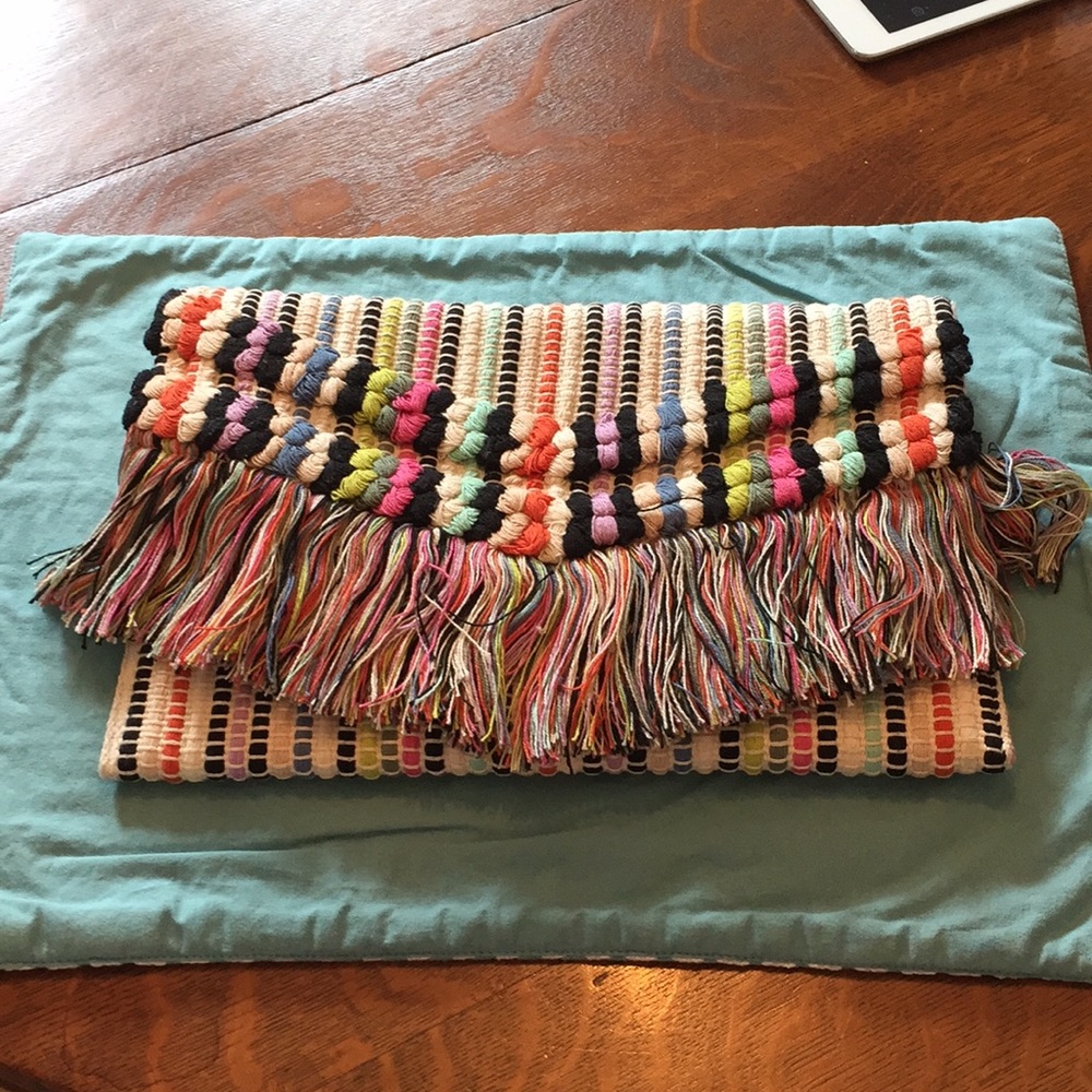 Stella and dot Taj Clutch